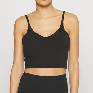 ATHLETA elation v-neck crop Black Women's light support A-C sports bra medium